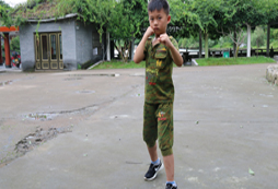 為什么要讓孩子參加軍旅夏令營(yíng)