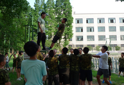培養(yǎng)營員良好的語言習慣