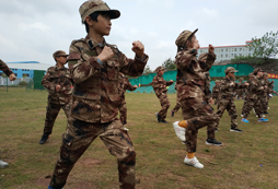 參加吉安中學生夏令營體驗學習中快樂成長！