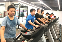 參加國內(nèi)減肥夏令營如何報名？