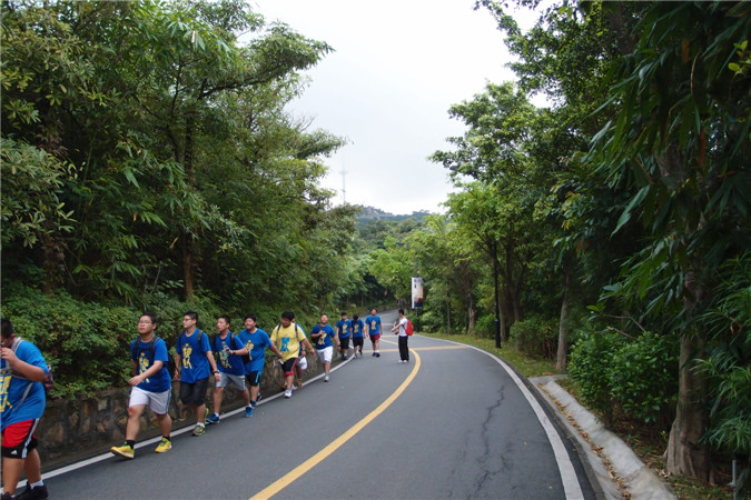 減肥夏令營(yíng)