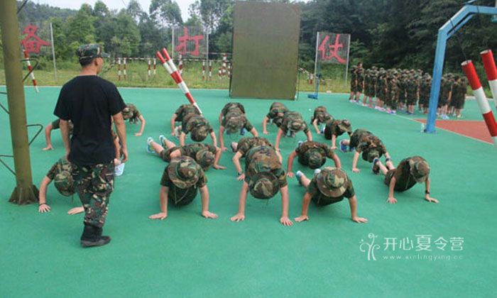 江蘇軍事夏令營(yíng)