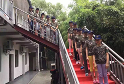 參加江蘇戶(hù)外拓展夏令營(yíng)培養(yǎng)領(lǐng)袖氣質(zhì)