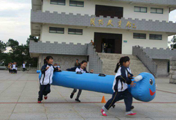 江蘇軍事夏令營(yíng)讓孩子勇敢面對(duì)挫折