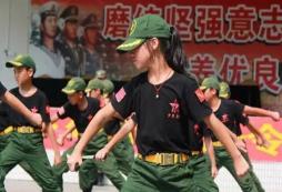 江蘇軍事夏令營給孩子一次軍人體驗(yàn)的假期