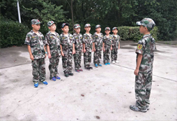 參加江蘇小學(xué)生夏令營(yíng)尋找快樂的自己