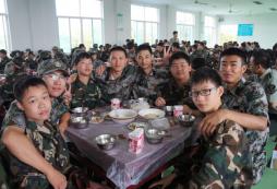 江蘇軍事夏令營幫助孩子改善身上的不良習慣！