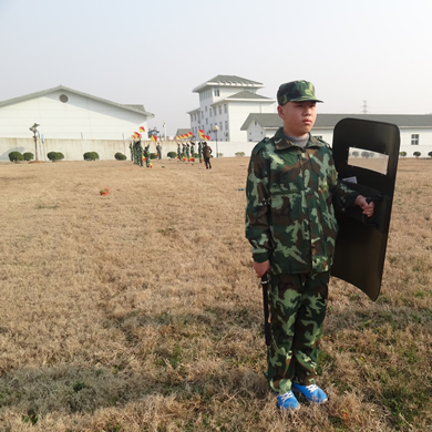 有4000以下的江西軍事夏令營(yíng)嗎