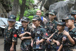 江西中小學(xué)生軍事夏令營給孩子一個收獲滿滿的假期