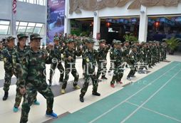江西軍事夏令營(yíng)讓孩子收獲能力