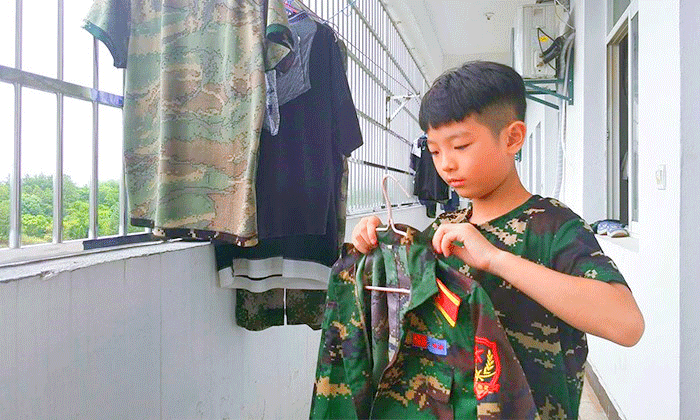 江西軍事夏令營的特色內(nèi)容.gif