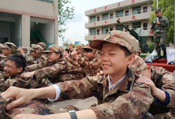  參加江西小學生夏令營練就孩子堅韌意志