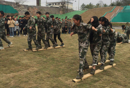 嘉興青少年夏令營(yíng)女子軍事塑造女嬌娃