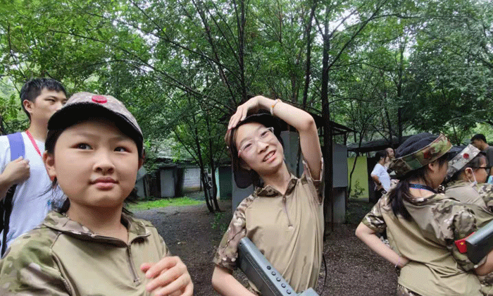 吉林拓展夏令營(yíng)讓孩子學(xué)會(huì)自我管理！.gif