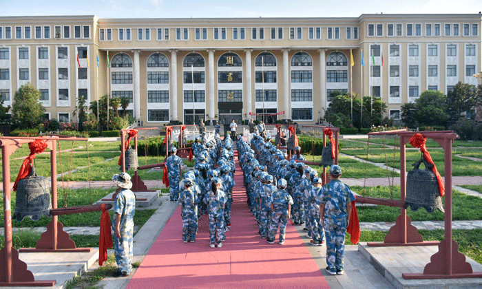 倔強孩子參加吉林軍事夏令營有作用嗎？.gif
