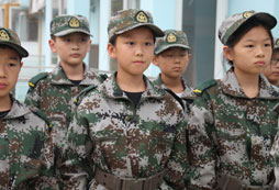濟(jì)寧兒童暑假軍訓(xùn)夏令營讓孩子感受純正的軍營氛圍