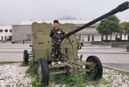 參加景德鎮(zhèn)兒童夏令營讓孩子勇敢面對挑戰(zhàn)