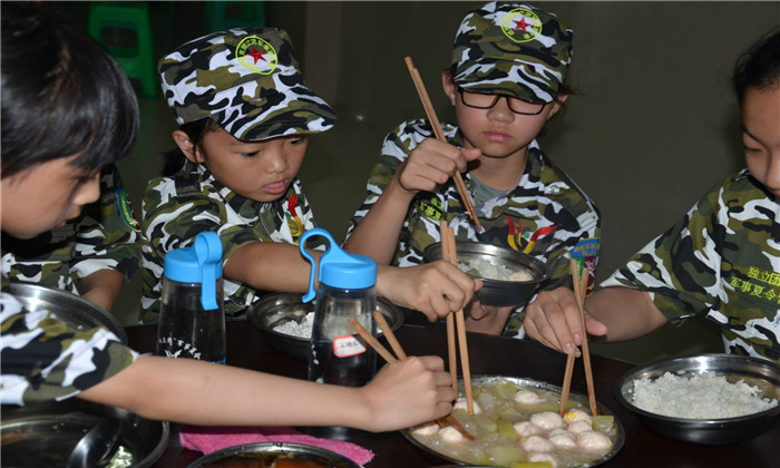 暑假青少年參加景德鎮(zhèn)夏令營(yíng)的費(fèi)用貴不貴