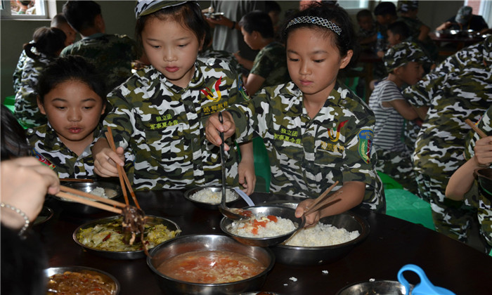 報(bào)名景德鎮(zhèn)軍事夏令營需要注意的