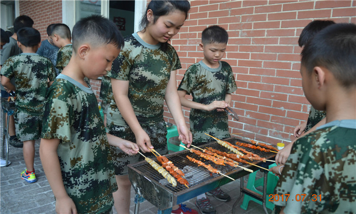 景德鎮(zhèn)軍旅夏令營(yíng)機(jī)構(gòu)有哪些不同之處？