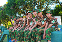 井岡山青少年夏令營給你一次軍事之旅