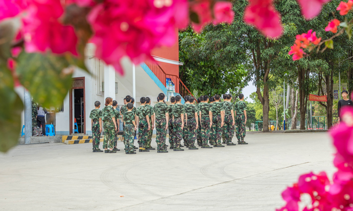 孩子參加金華軍旅夏令營(yíng)有哪些積極意義！.jpg