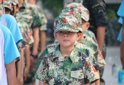 金華全封閉軍訓(xùn)夏令營讓孩子真正成為小戰(zhàn)士