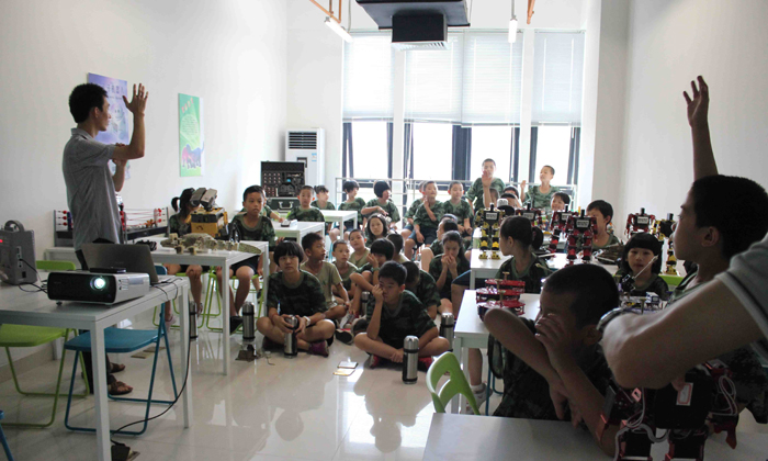 機(jī)器人夏令營