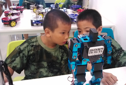 青少年參加機器人夏令營會不會覺得很枯燥？