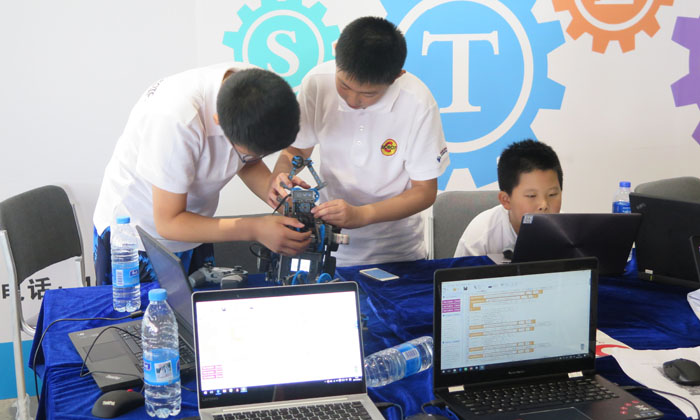 小學(xué)生參加機器人夏令營會有那些收獲