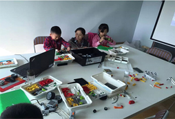 有適合小學(xué)生參加機(jī)器人夏令營？