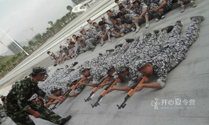 小伙伴軍事訓練