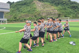參加廈門金課夏令營提高青少年的身體素質(zhì)！