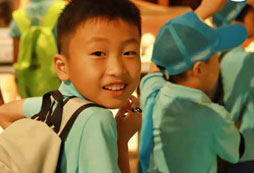 回眸一笑百媚生