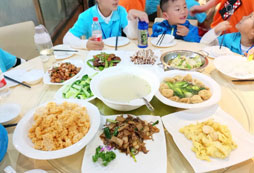 營(yíng)養(yǎng)午餐