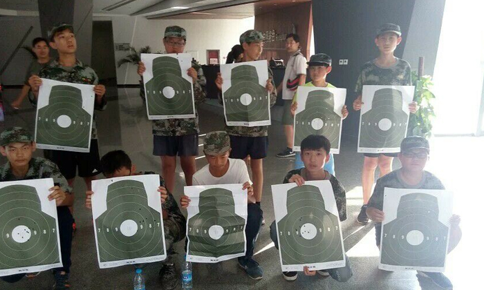 實(shí)彈射擊靶心