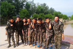 培養(yǎng)孩子的獨(dú)立性就在北京軍事夏令營