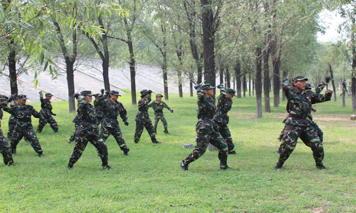 軍事冬令營