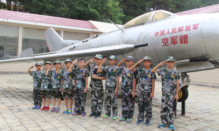 國內(nèi)軍事夏令營費(fèi)用