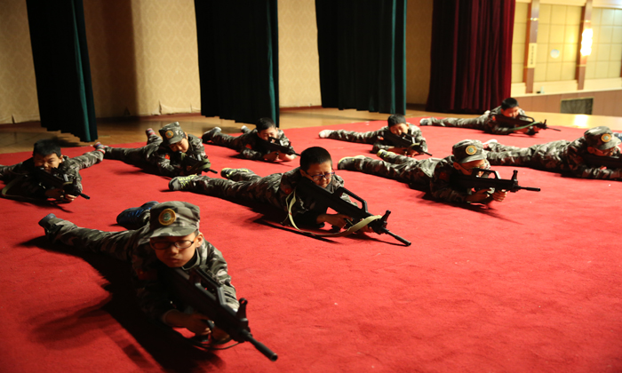 軍事夏令營