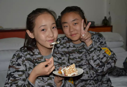 來和軍事夏令營一起揮灑汗水吧！