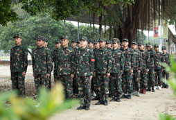 參加軍事夏令營讓孩子受益匪淺！