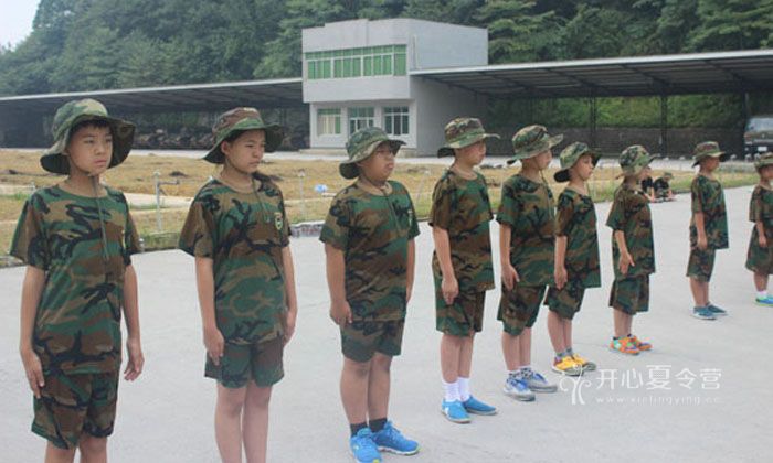 青少年軍事夏令營(yíng)
