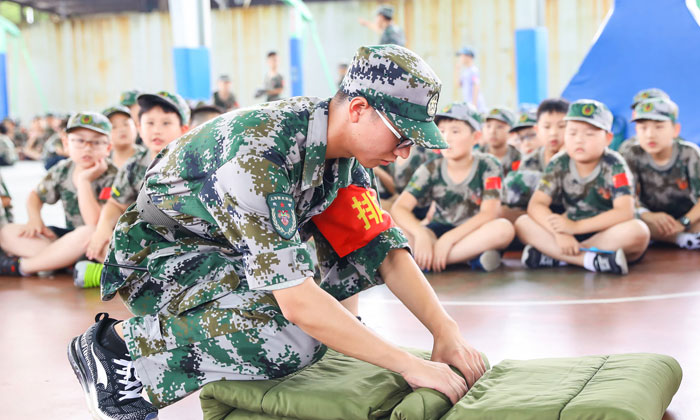上海軍事化主題夏令營(yíng)