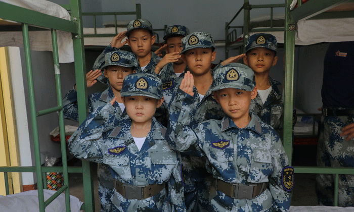 軍事夏令營的安全保障怎么樣？.gif