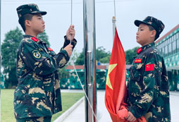 嚴(yán)格的軍事夏令營(yíng)有哪些