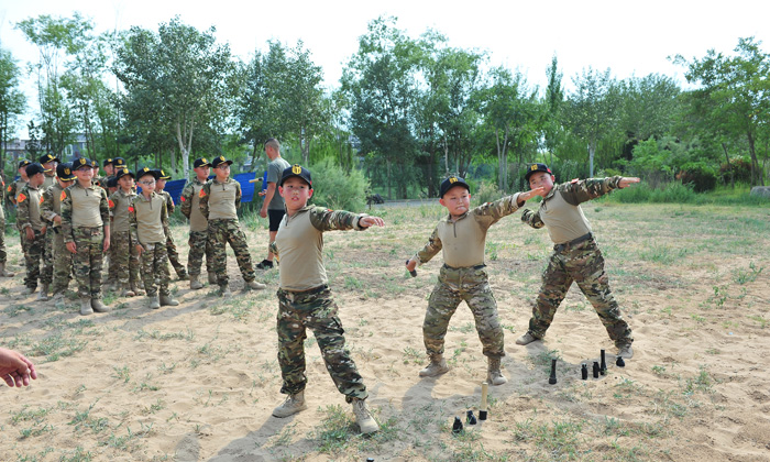 7天軍事夏令營什么價格