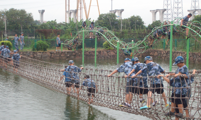 孩子參加軍營夏令營有用嗎