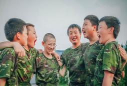 軍事夏令營(yíng)去哪里報(bào)名？最佳報(bào)名地點(diǎn)一覽，快來(lái)看看！
