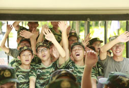 軍訓(xùn)夏令營是暑假的指路明燈！